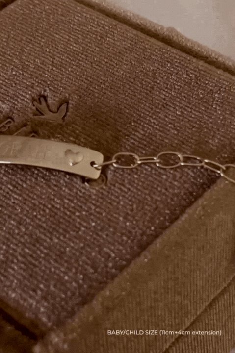 Video showing engraving on a solid gold darling bracelet
