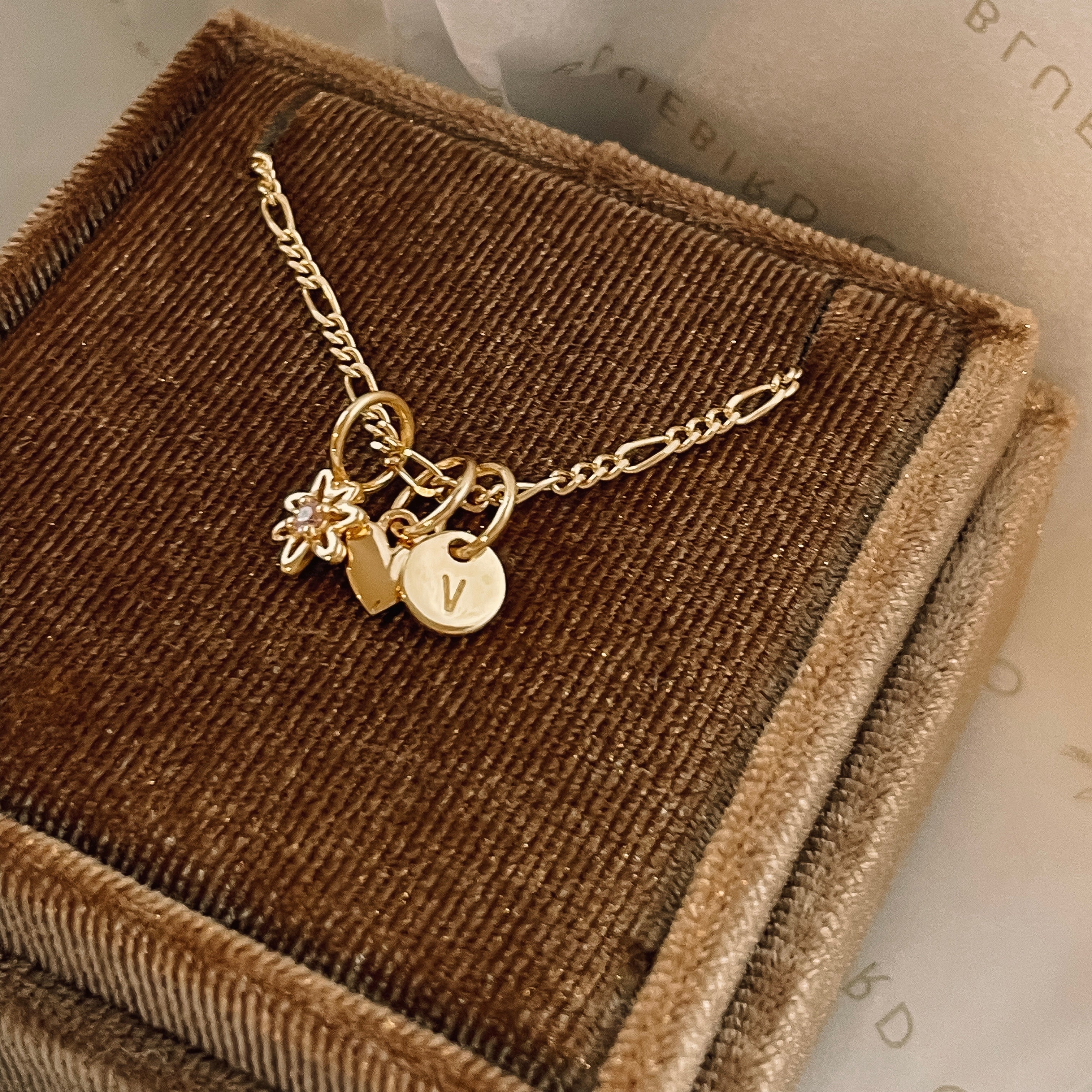 create your own personalised necklace