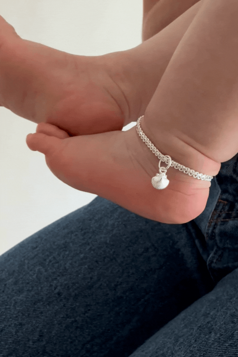 Bluebird co's mini mermaid pendant 