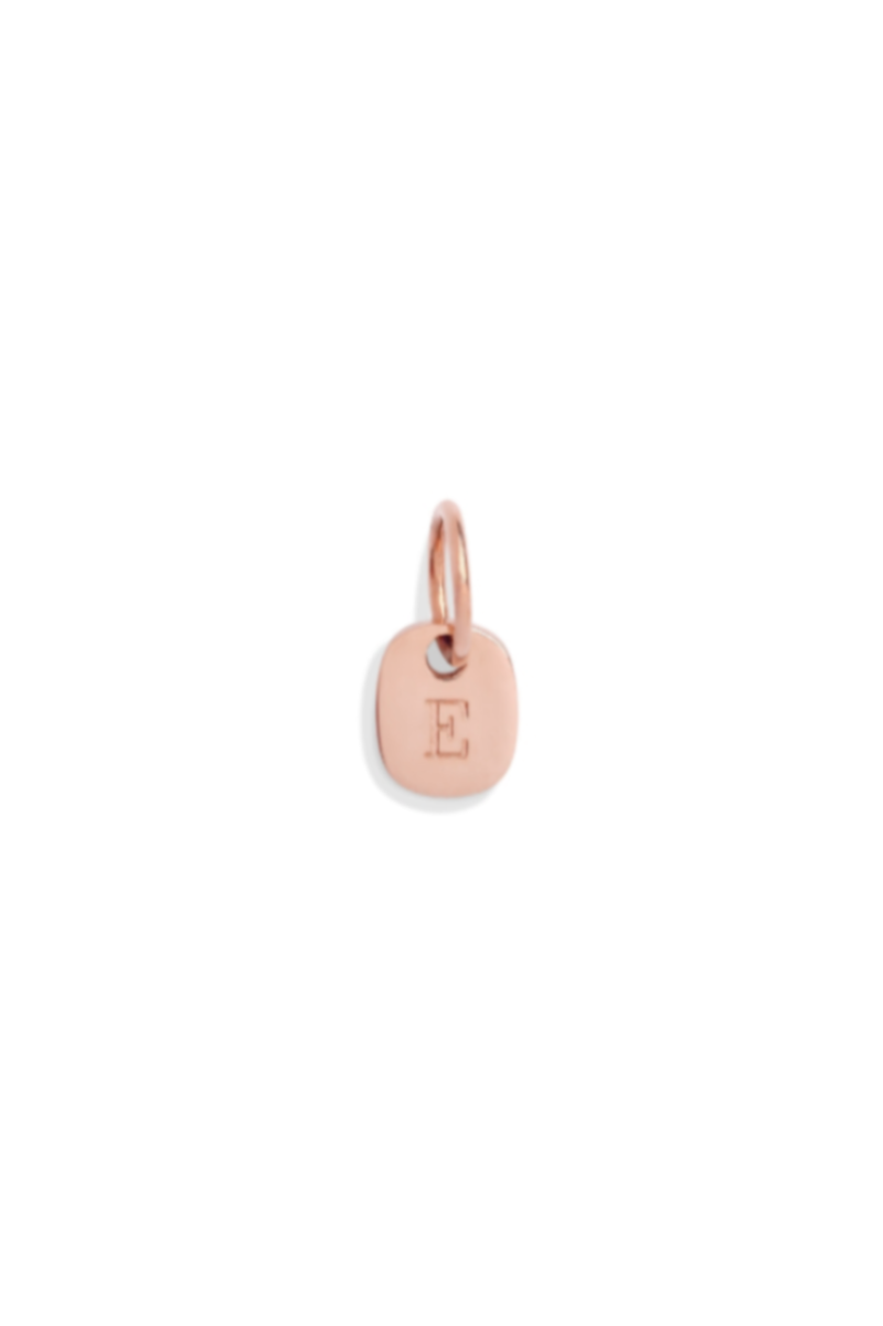 The Bluebird Jewellery Mini Rectangular Pendant combines modern simplicity with timeless charm. Personalised with your chosen initial, it’s designed to be worn elegantly on any necklace, bracelet, or anklet chain.