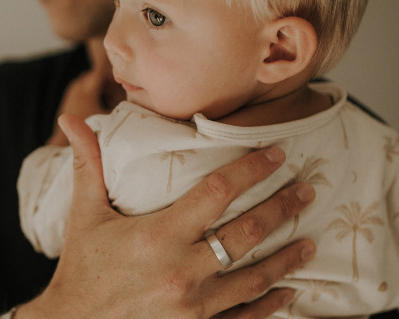 Engravable men's rings 