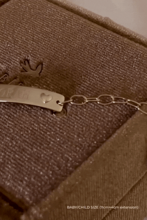Video showing engraving on a solid gold darling bracelet 