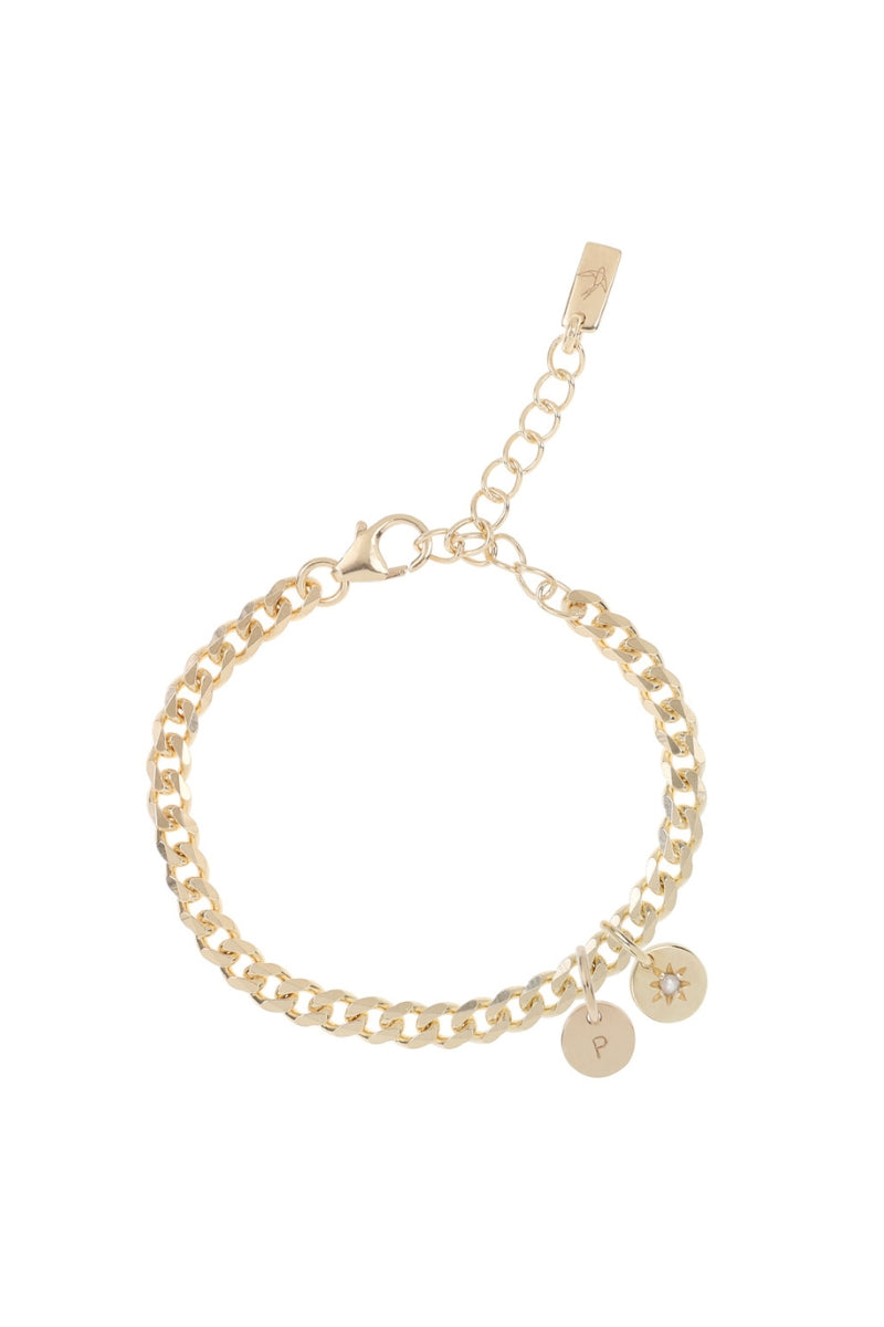 A simple and timeless Cuban Link Chain featuring a single vintage pearl pendant and a personalised soild gold initial pendant, crafted in elegant fine jewellery style.